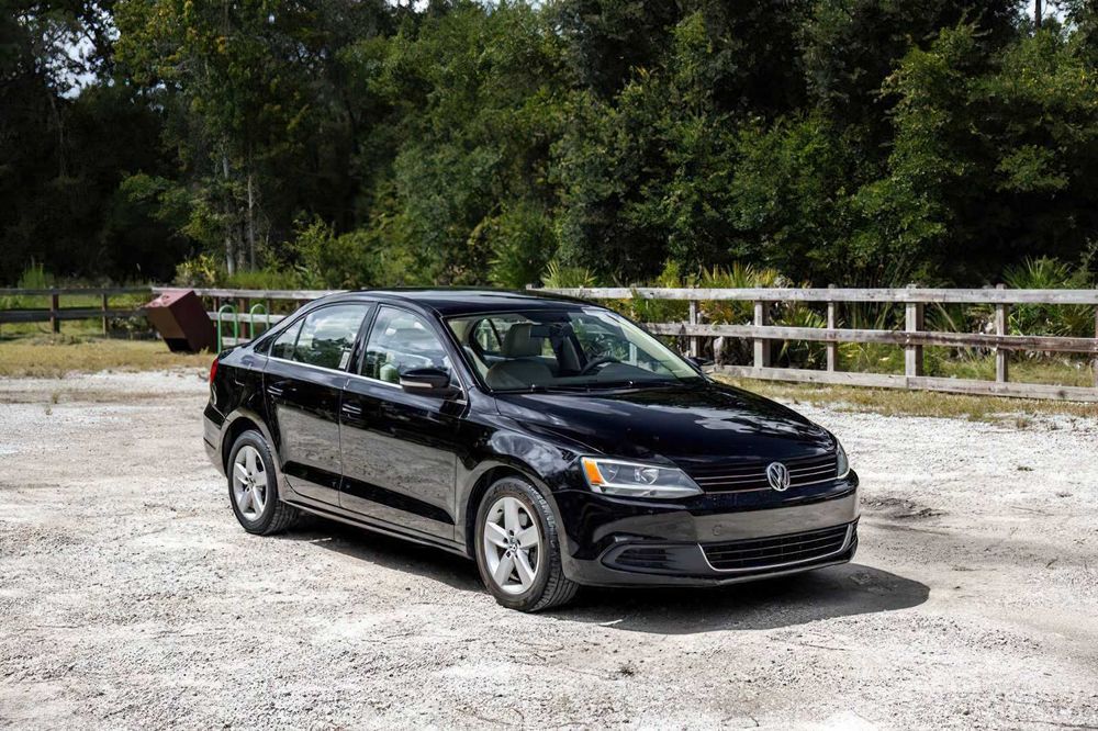 Volkswagen Jetta      2013
