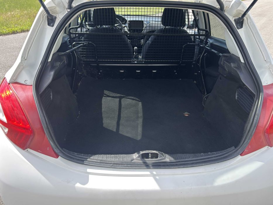 Peugeot 208 - 1.4 HDI 2013