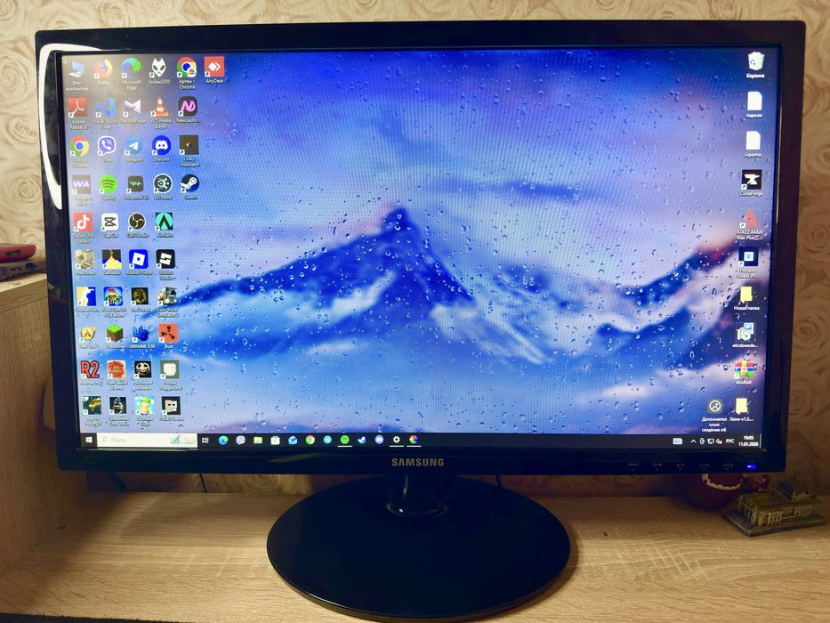 Монитор Samsung S24D300H с матрицей 24" (1920x1080)