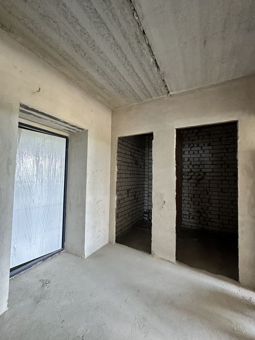 Продаж 2-кімнатна в центрі міста