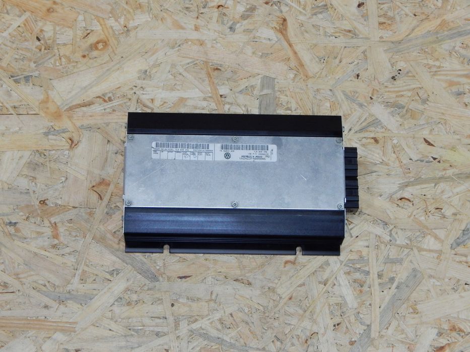 vw t5 multivan wzmacniacz dźwięku 7l0035456