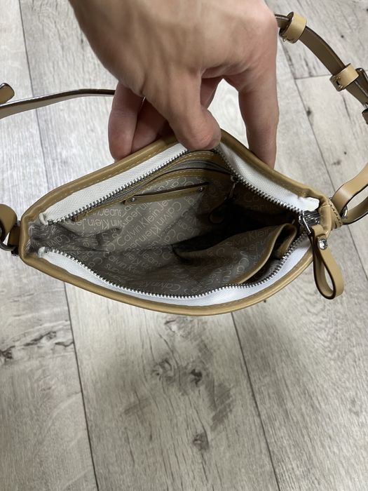 Calvin Klein Jeans сумка через плечо женская белая