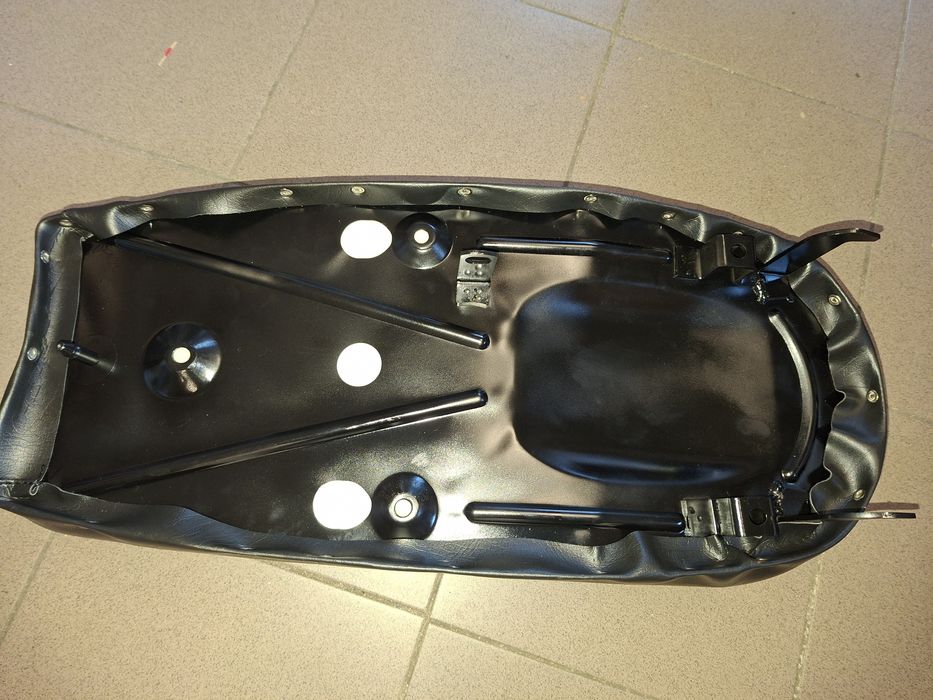 Nowe polskie siedzenie wsk 125 175 b3 jednoramowka