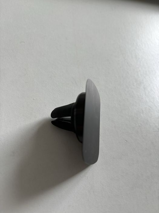 Íman e suporte para o carro IServices