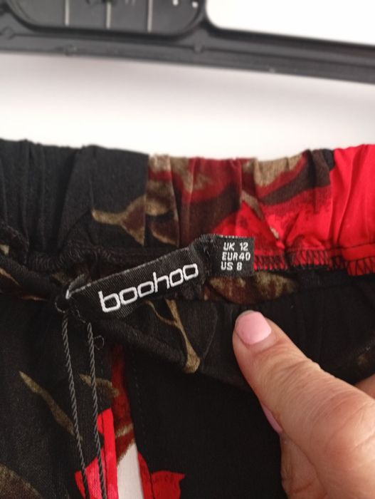 Długa spódnica że spodenkami .Nowa Boohoo