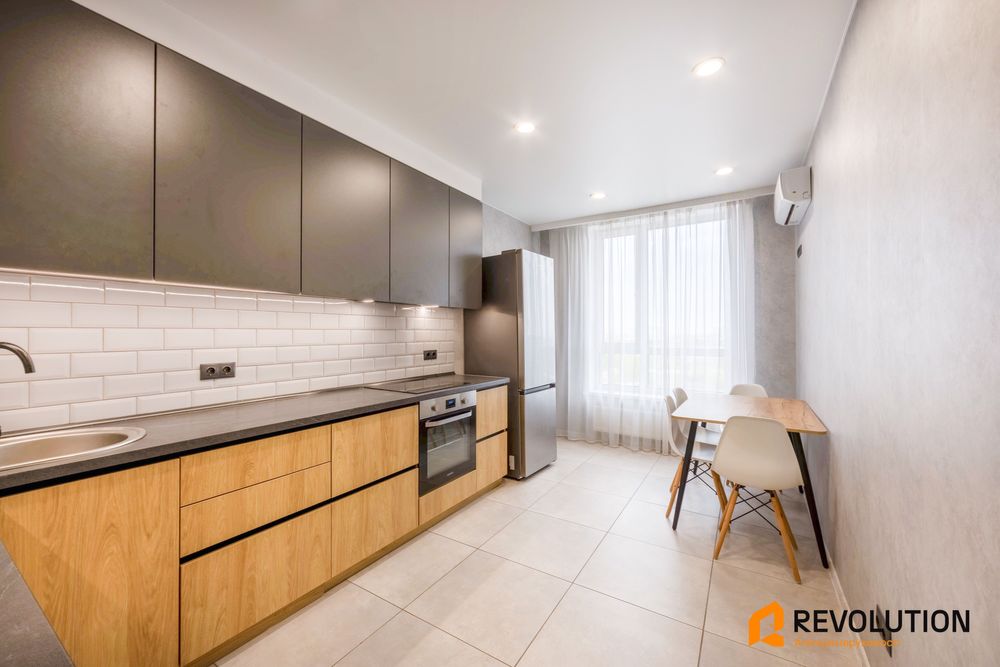 Без %, Продаж 1 кімн Жк Світло парк, з ремонтом, 10 хв пішки  до метро