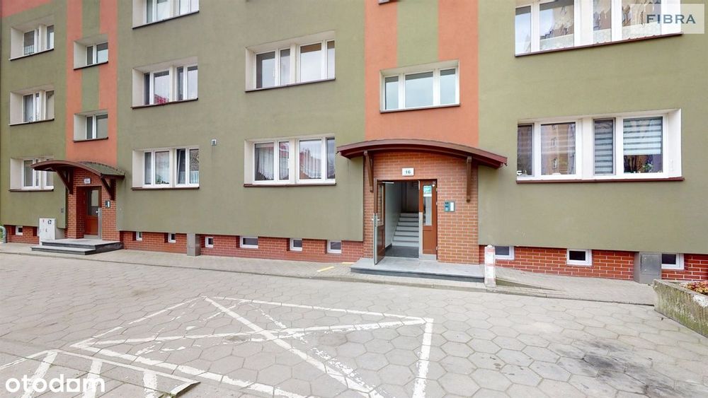 Balkon, pełne umeblowanie w cenie.