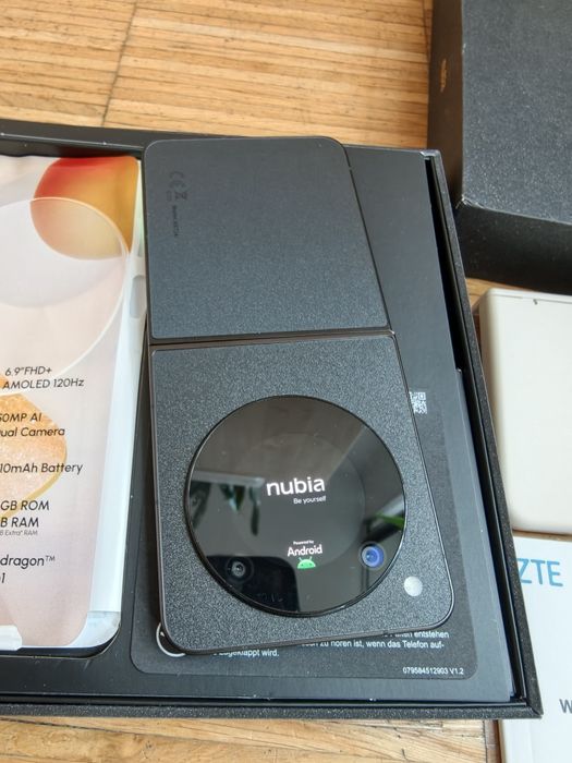 ZTE Nubia Flip 5g smartfon