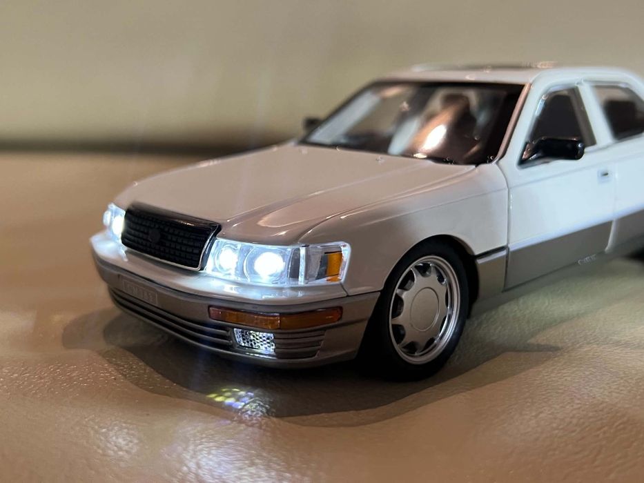 Model samochodu jak Lexus LS400 światła dźwięk otwierany 1:24