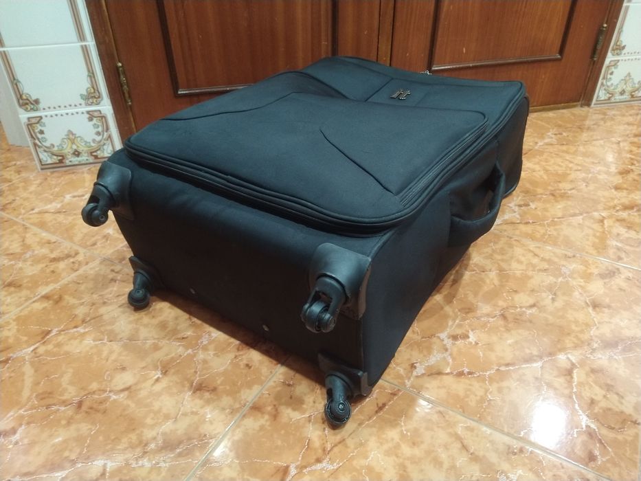 Mala malas de porão até 23 kg viagem casa quarto apartamento vivenda.