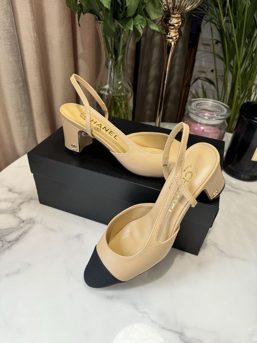 Czółenka Chanel beige