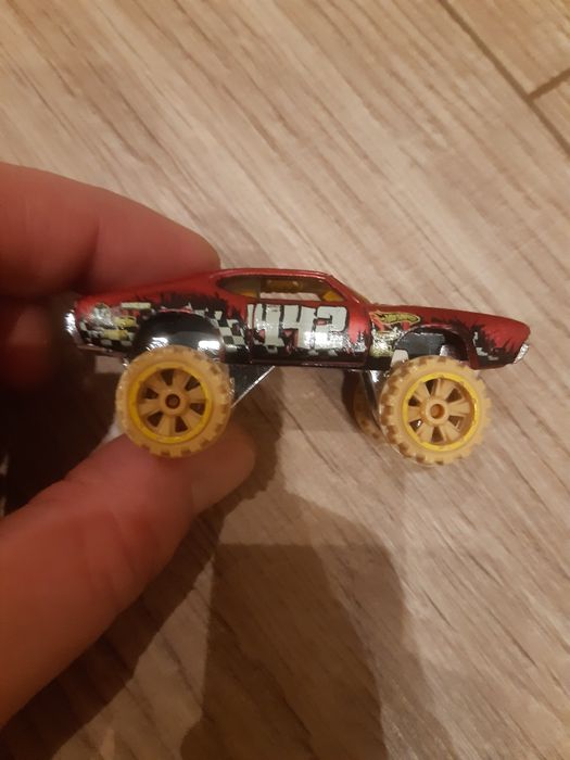 Auto Hot Wheels Thrill Racers Desert Series 2011