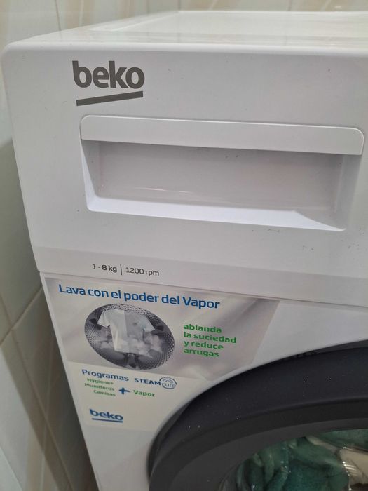 Máquina de lavar roupa - tão bom com novo