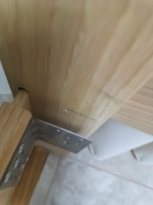 Ліжко двоспальне з масиву ясена.