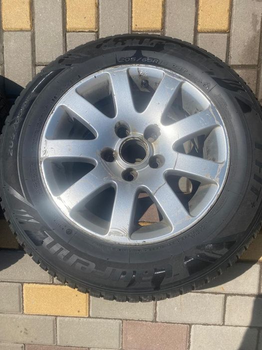 Продам колеса,диски,шторку