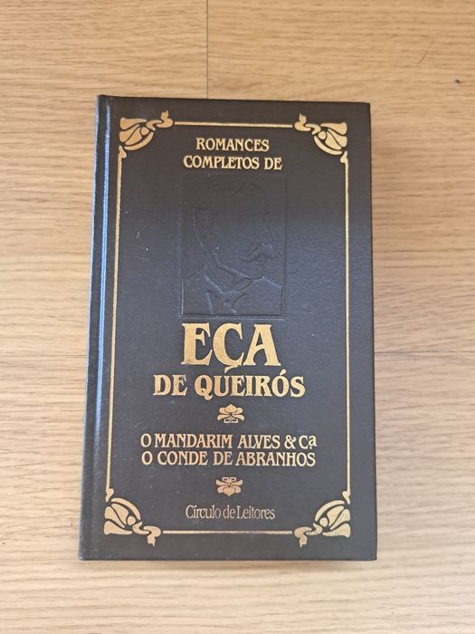 Livro "O Mandarim Alves & CA o Conde de Abranhos" de Eça de Queirós