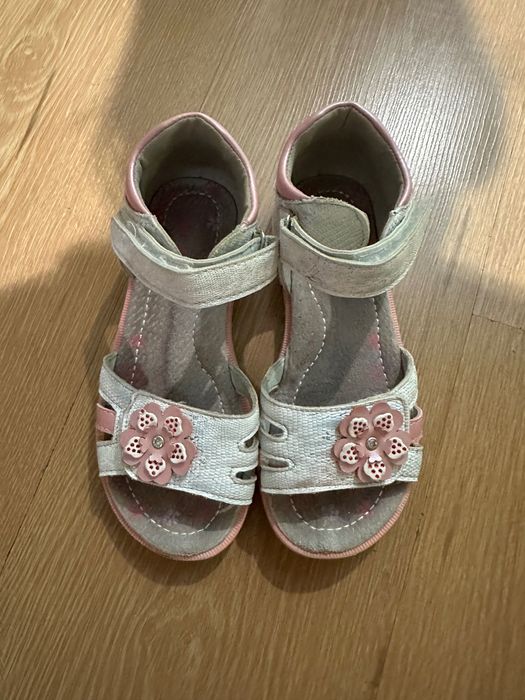 Біло-рожеві босоніжки 31 розмір, 20 см по устілці