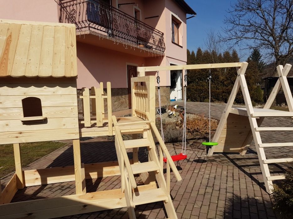 Plac zabaw domek