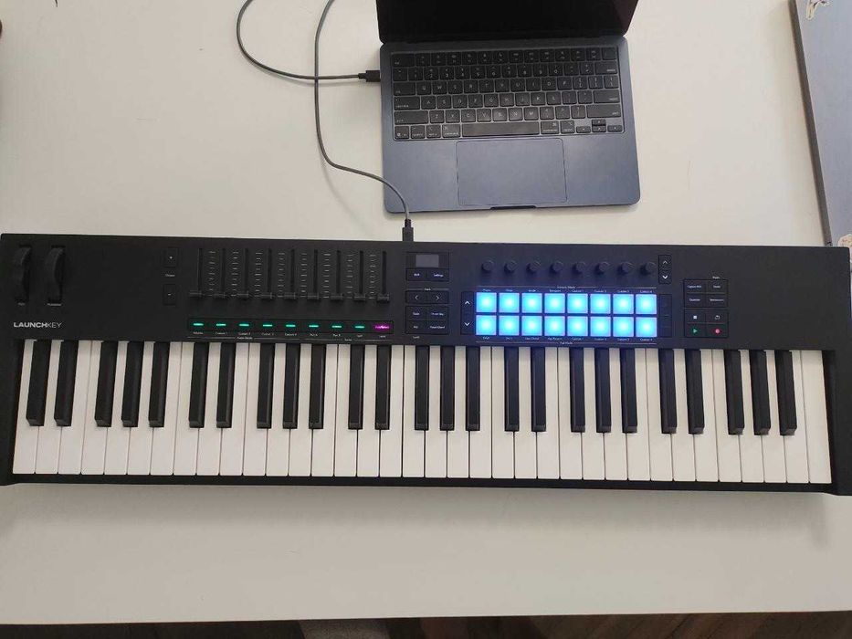 MIDI-клавіатура Novation Launchkey 61 MK4