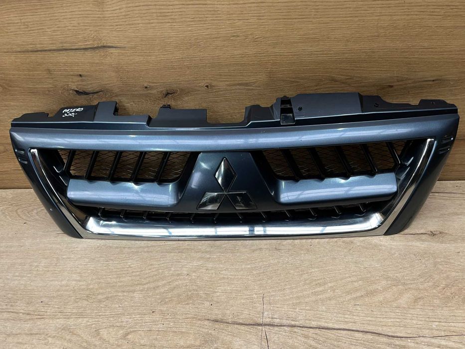 Grill atrapa zderzaka Mitsubishi Pajero
