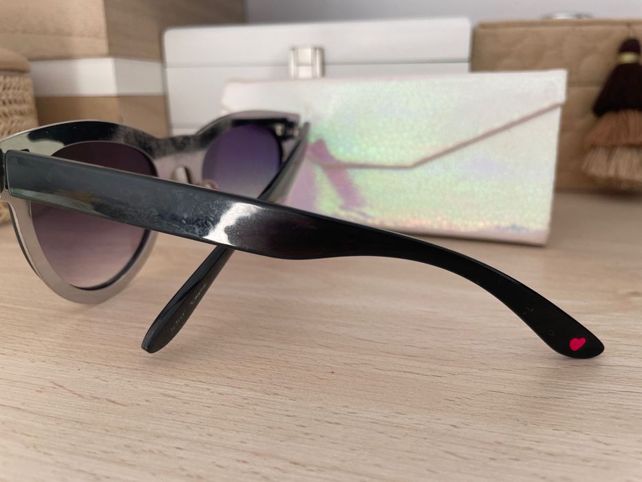 Betsey Johnson czarne okulary, srebrne, serduszka plus nowe etui