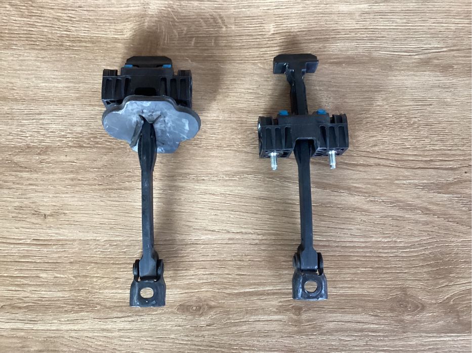 Огранічітель Передньої двері Mercedes Sprinter 907 Обмежувач Дверки