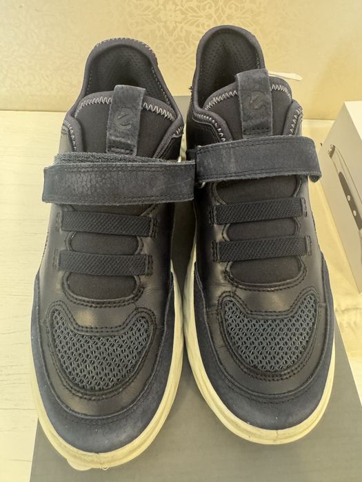 Продам дитячі Ecco кросівки