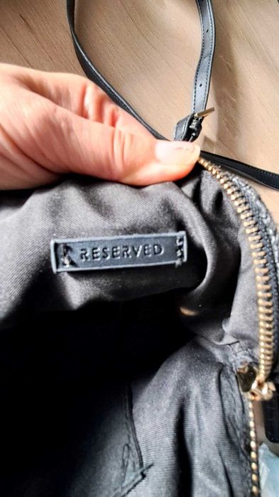 Czarna torebka Reserved