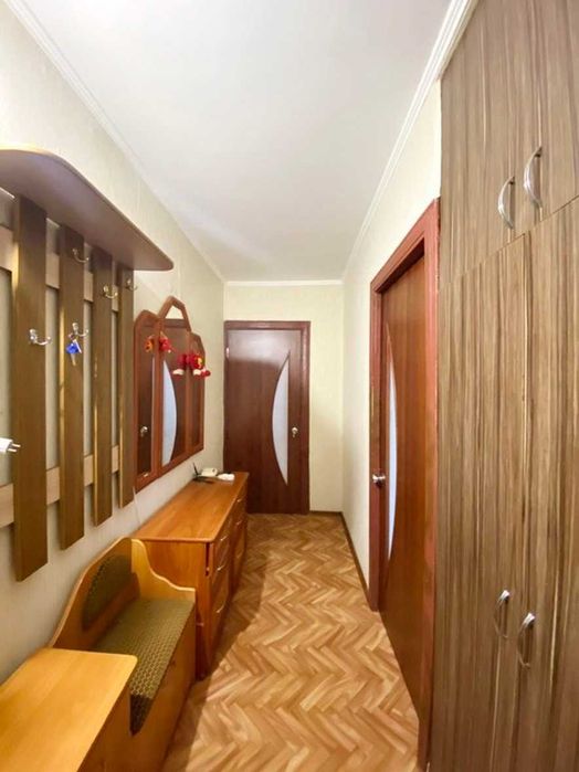 Продаю 3-кімнатну квартиру, вул. Космонавтів,р-н ринку "Баштанський"ц6