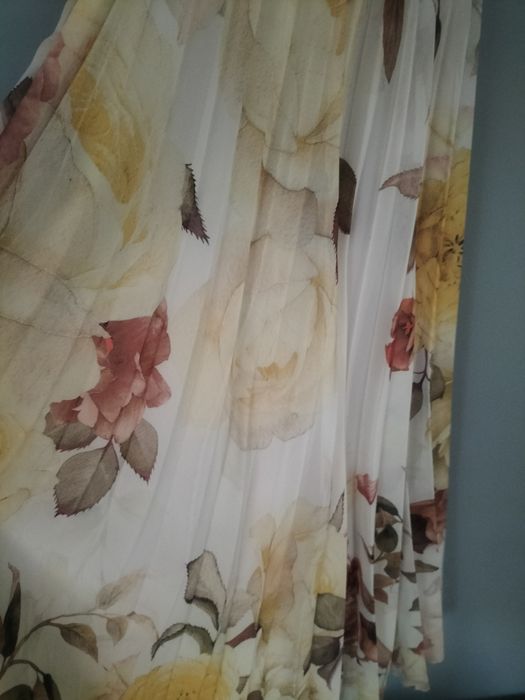 Piękna długa sukienka elegancka