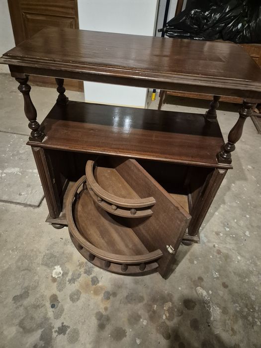 Movel / Garrafeira com porta rotativa