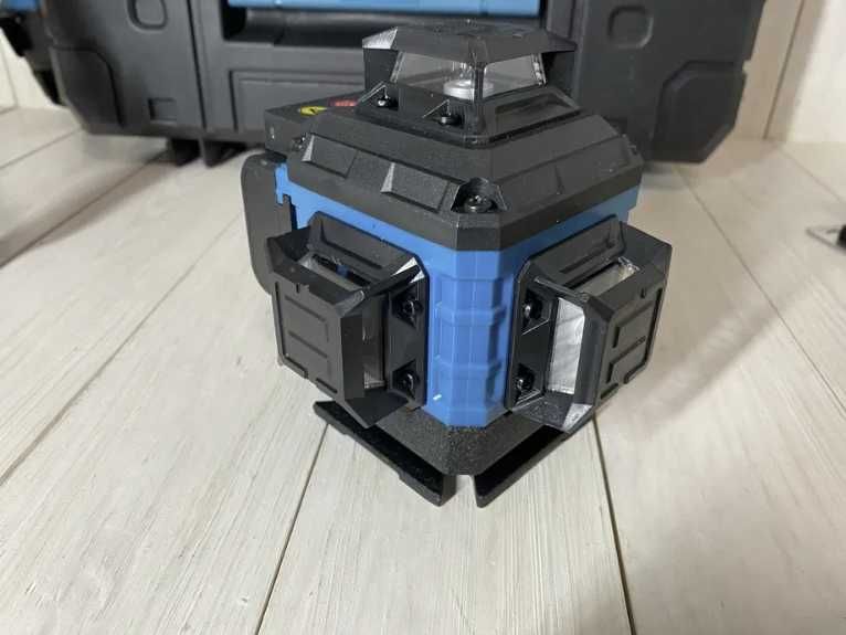 Promoção -60%  Nivel Laser auto-nivelante 16 Linhas verde, Makita.