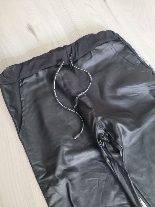 Nowe spodnie S skórka
