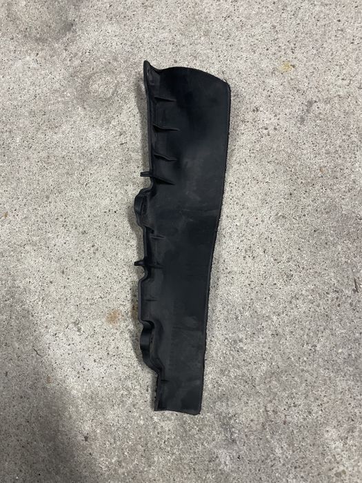 Chlapacz lewy przod Suzuki Swift mk8