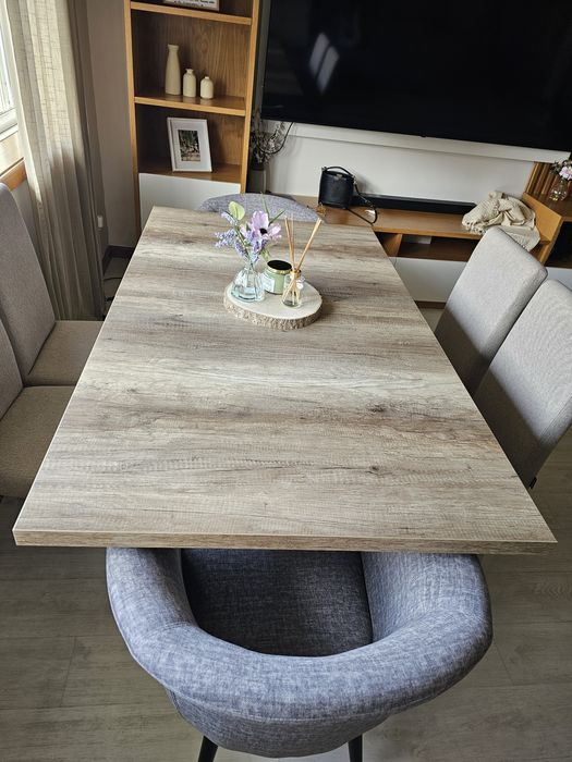 Mesa extensível com 6 cadeiras