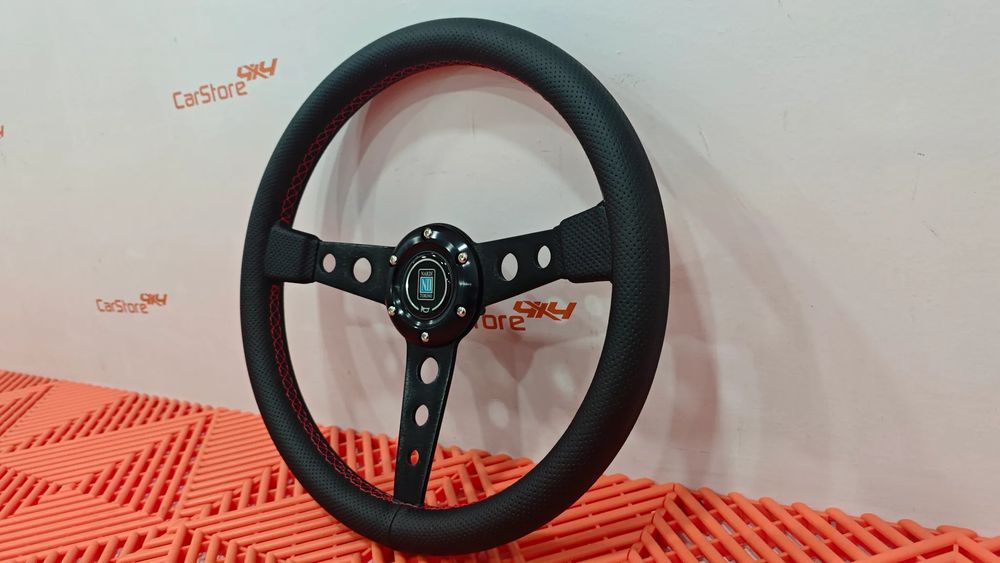 Volante Look Nardi Plano Pele com costura vermelha