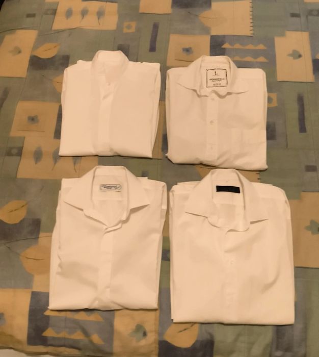 4 camisas brancas L