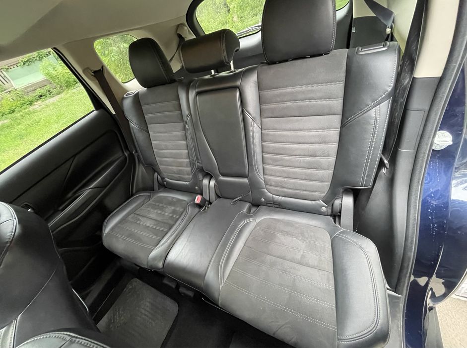 Mitsubishi Outlander 3