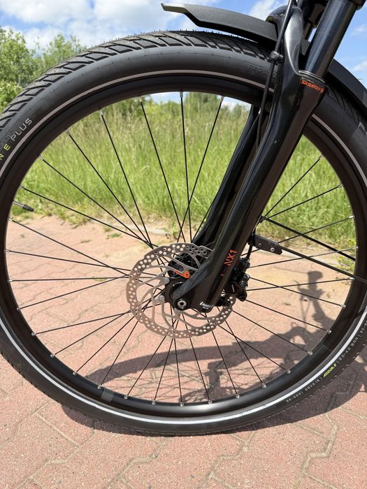 Rower elektryczny Cube touring 79 km