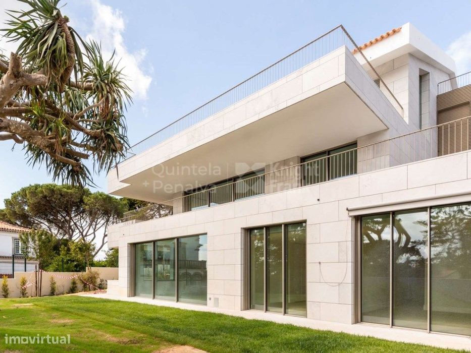 Apartamento T2 com jardim e piscina para arrendamento no Monte Estoril