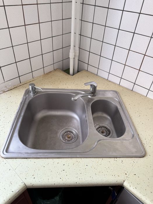 Oddam zlew zlewozmywak z baterią bez syfonu