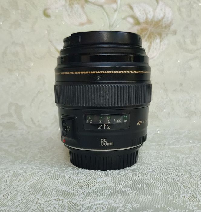 Canon EF 85мм ф1.8