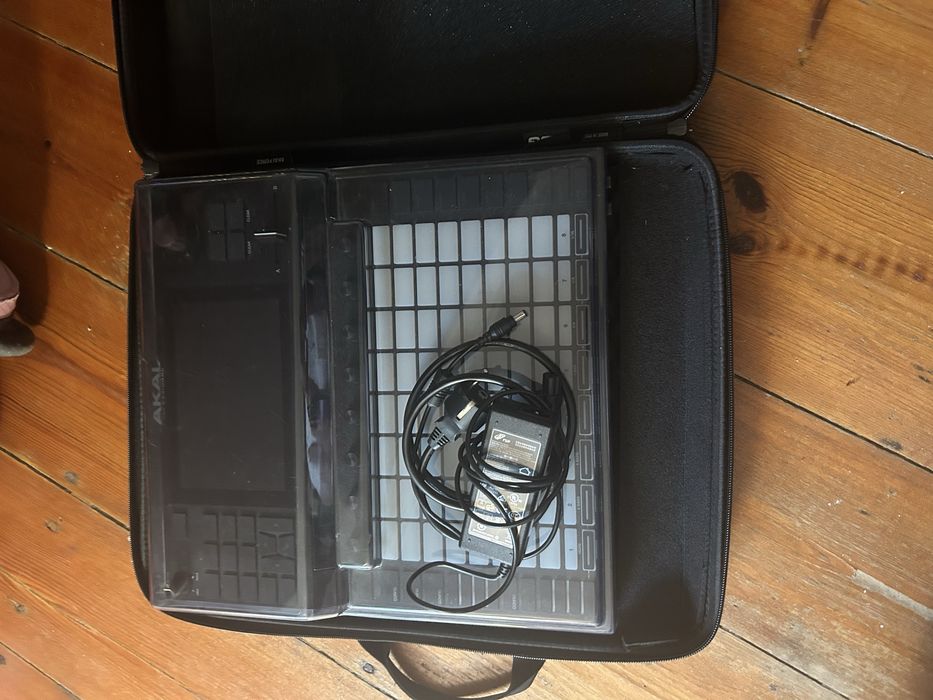 Akai Force + Decksaver & UDG case