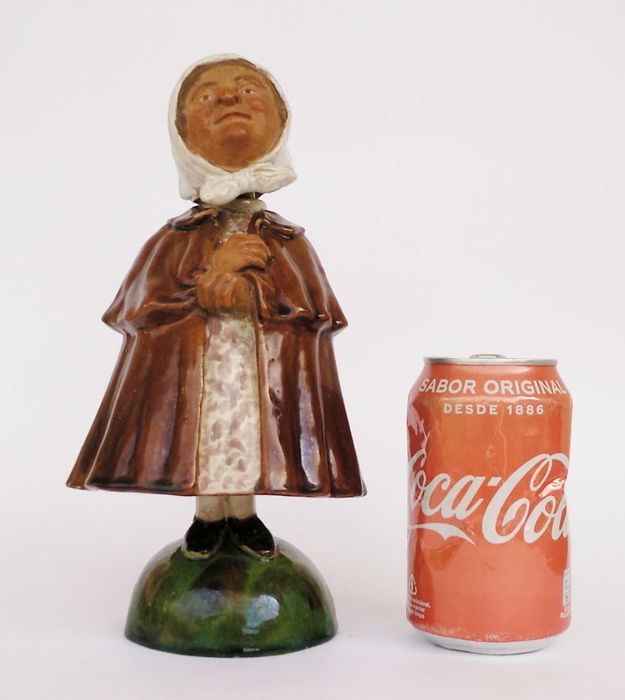 Antiga figura de movimento Maria da Paciência Bordallo Pinheiro
