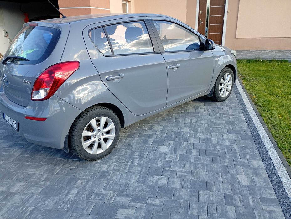 Hyundai i20 uszkodzony