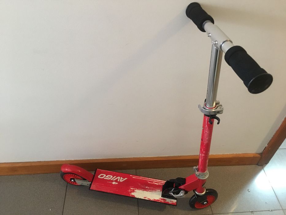 Trotinete crianca em vermelho