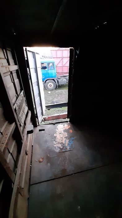 Полуприцеп будка