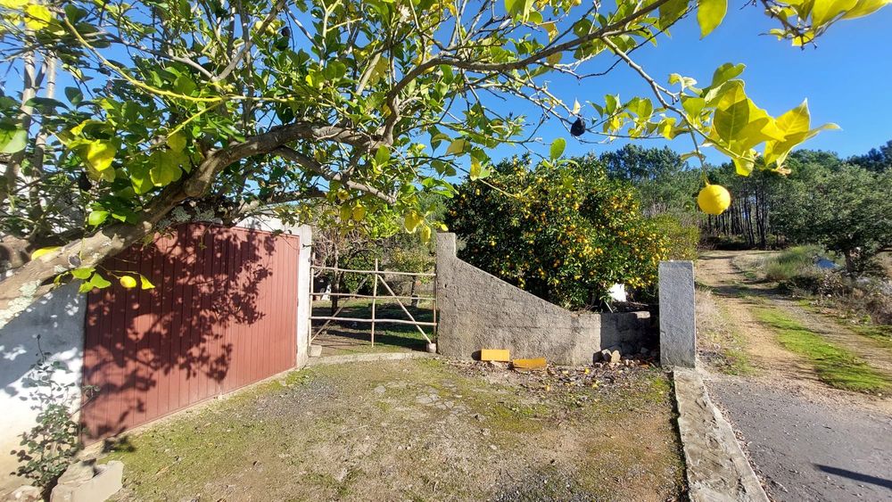 Moradia em lote de 950m2