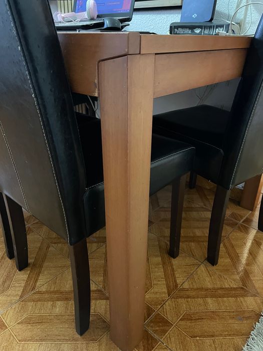 Mesa Sala+ cadeiras (muito bom estado)