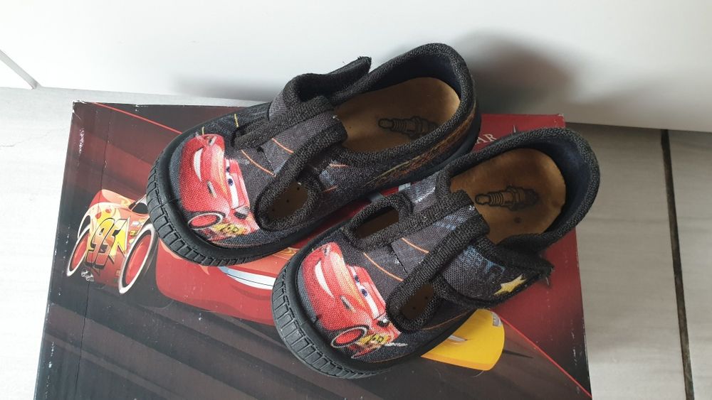 Papucie kapcie buty po domu dziecięce bajka auta mcqueen r. 22
